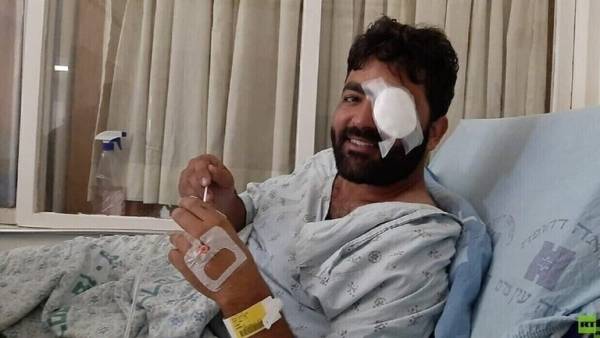 الصحفي الفلسطيني معاذ عمارنة: الرصاصة لا تزال في رأسي (فيديو)