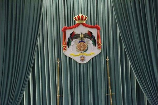 طلب قضائي لرفع الحصانة عن نائب