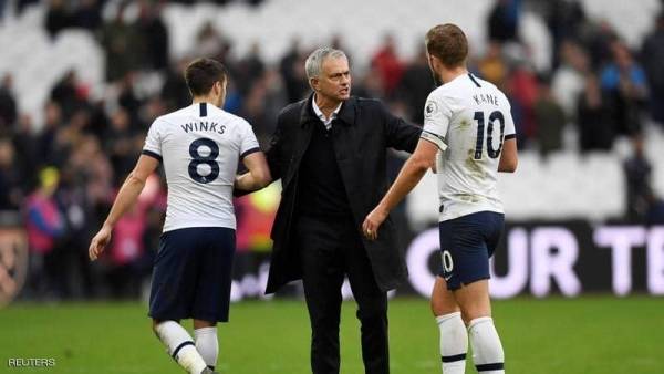 كين: مورينيو قادر على إنهاء صيام توتنهام عن الألقاب