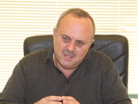 الطباع : المناطق الحرة تشهد اقبالاً على تخليص السيارات بعد الحوافز الحكومية