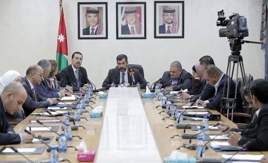 إدارية النواب: لقاء مع الرزاز لبحث مطالب الفئة الثالثة بالتربية