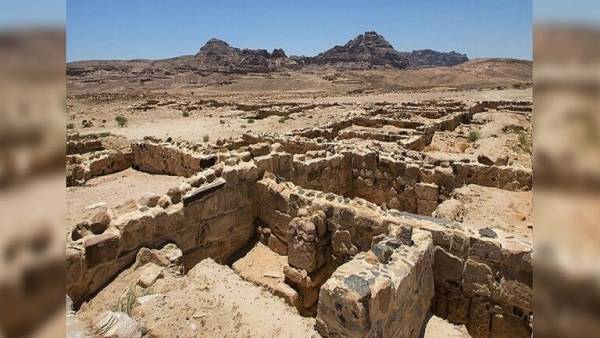 حجر غريب في الأردن قد يخفي أسرارا مثيرة!