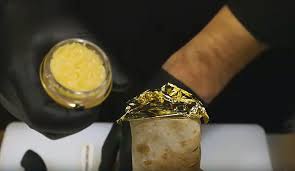 ما رأيك لو تذوقت يوما شاورما بالذهب؟