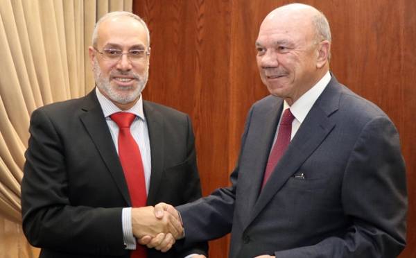 الفايز يتسلم تقرير “المحاسبة 2018”