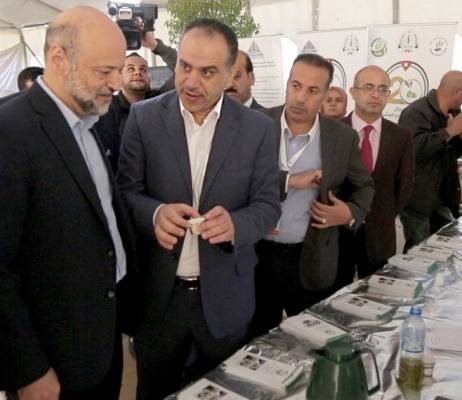 الرزاز : زيت الزيتون بالأقساط لموظفي القطاع العام