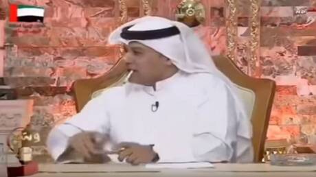 مذيع كويتي يكسر اللوائح على الهواء ويثير ضجة