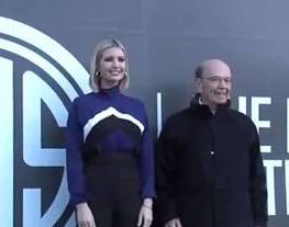 إيفانكا ترامب تظهر مهاراتها في سباق السيارات وتلفّ دورتين على طريق سريع