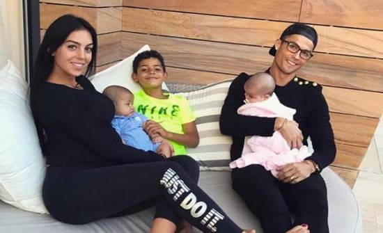 متفوقة على زوجة ميسي.. خطيبة رونالدو تربح معركة مواقع التواصل الاجتماعي