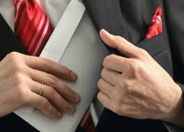 المرتشون يجمعون تريليون دولار سنويا