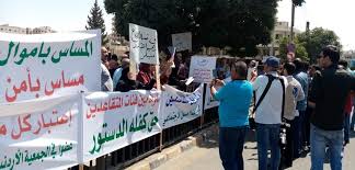 سقوط احد معتصمي الضمان الاجتماعي خلال اعتصام امام مجلس النواب