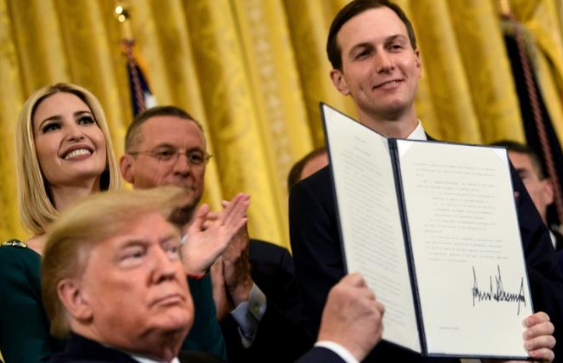 ترامب يثير جدلا بتعريف جديد لليهودية يقيد حركات المقاطعة لإسرائيل