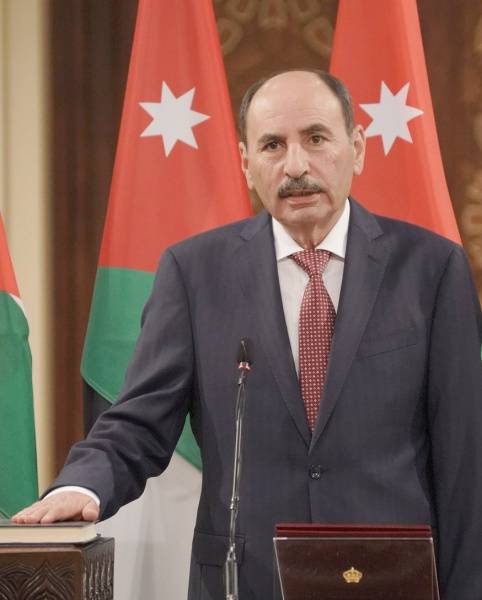 العموش يكشف عن هيكلة وزارة الأشغال وتخفيض عدد اداراتها الى (8) ..(تفاصيل)