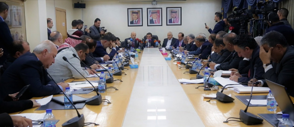 اجتماع حاشد في مالية النواب .. وهذا ابرز ما تحدث به الرزاز و الطراونة .. (تفاصيل)