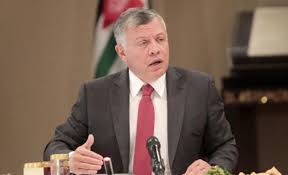 الملك يوجه الحكومة بالسير الفوري بدمج مديريتي الدرك والدفاع المدني ضمن مديرية الأمن العام