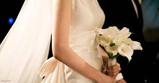 عروس تدمر حفل زفافها بسبب رقصة العريس وأمه