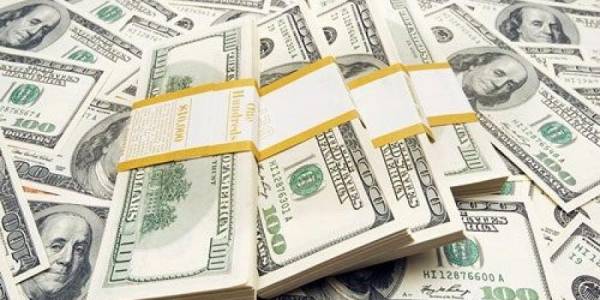 مليونيرة ليوم واحد.. تحويل بنكي بقيمة 37 مليون دولار يصل لسيدة أمريكية بالخطأ، لكنها أعادته مرة أخرى