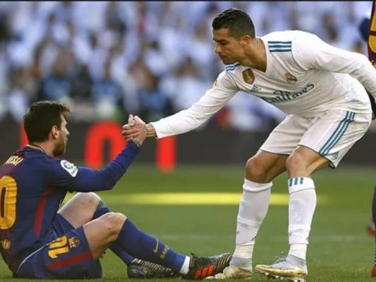 قبل يوم واحد على الكلاسيكو  .. ماذا قال ميسي  عن غياب رونالدو ؟!