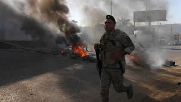 لبنان.. أعمال شغب ليلا في طرابلس والجيش يوقف المتورطين