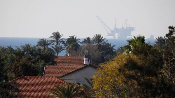 محكمة إسرائيلية تصدر أمراً مؤقتا بوقف العمل في منصة استخراج الغاز من حقل لفيتان