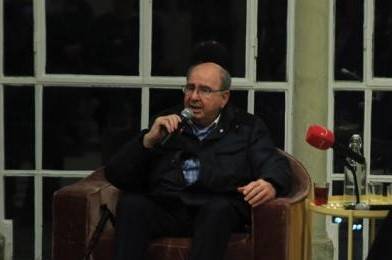 أول ظهور لعكازة دولة طاهر المصري ..