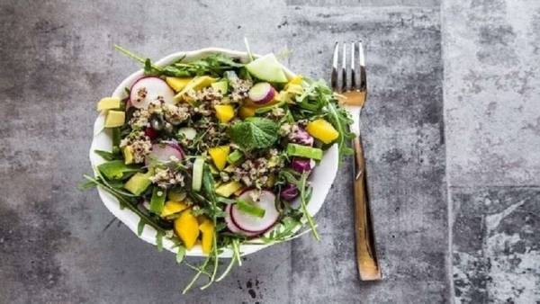 الحمية النباتية تهدد متبعيها بنقص فيتامين أساسي في أداء الدماغ والجهاز العصبي