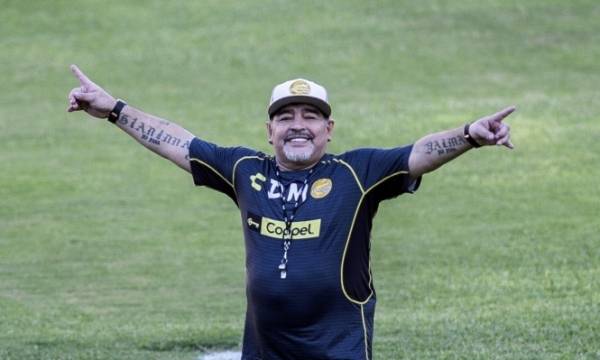 مارادونا: تعرضت للخطف من كائنات فضائية