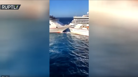 لحظة اصطدام سفينتين سياحيتين في المكسيك (فيديو)