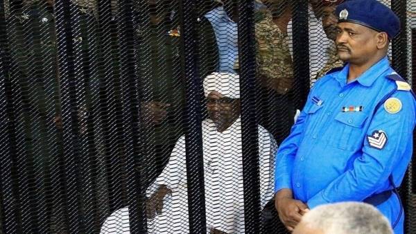 القبض على 51 من قيادات نظام البشير لاتهامهم بقضايا مختلفة