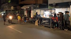 للحصول على ساندويتش شاورما في إندونيسيا.. احجز قبل ثلاثة أيام