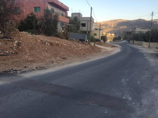 بالصور.. أهالي عراق الأمير لأمانة عمّان  وصلتينا لنص البير وقطعتي الحبل فينا  ؟!