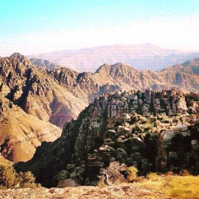 كشف حقيقة بيع أراضٍ بمنطقة ضانا لمستثمر أجنبي..