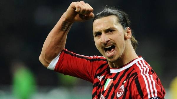 إبراهيموفيتش يتحالف مع الشيطان لإعلان عودته إلى ميلان