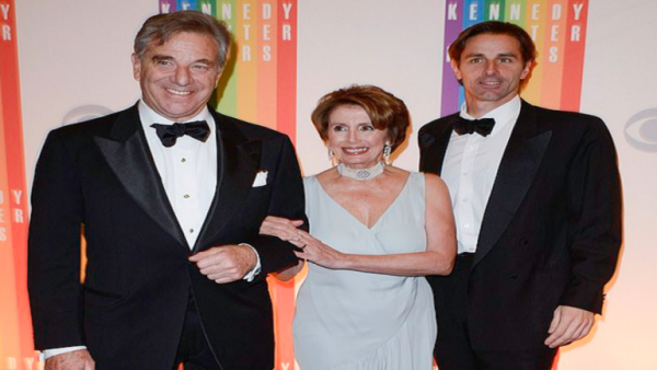 بعد ادعاءات بتورط نجل بيلوسي بفضيحة فساد ..ترامب ساخرا: هل من إجابة يا نانسي؟