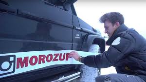 روسي يتخلص من سيارته المرسيدس بطريقة غريبة!