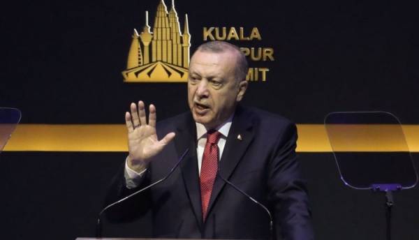 أردوغان يوقع “رسميا” مذكرة “إرسال قوات تركية إلى ليبيا”