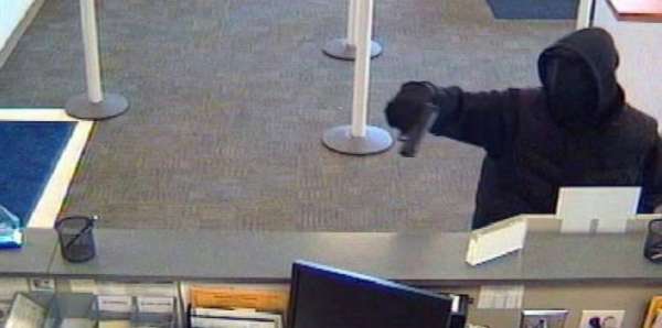 الحكم على متهم بقضية سطو على بنك لمدة عشر سنوات