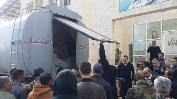 ضبط صهريج سريع الاشتعال محمل بالالبسة في اول ايام العام الجديد