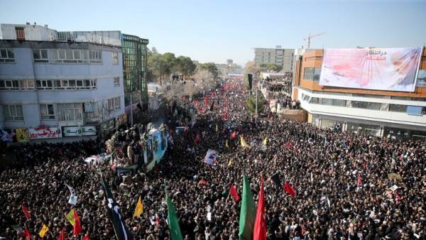 ايران : تأجيل دفن سليماني ؟!