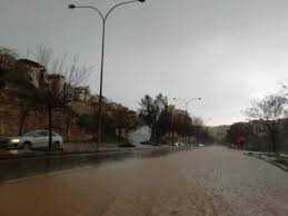 الخميس .. أمطار غزيرة وثلوج في الجنوب