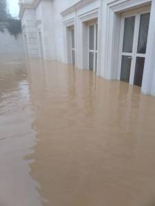 السيول تصل دابوق وتداهم فيلا أحد رجال الأعمال المعروفين... شاهد الصور!