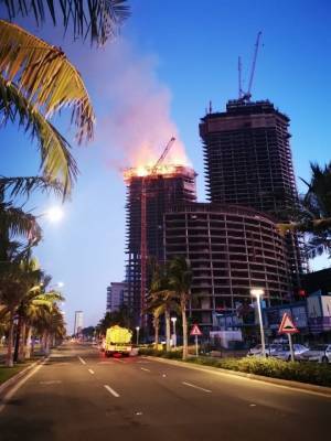 بالفيديو .. شاهد حريق برج جدة