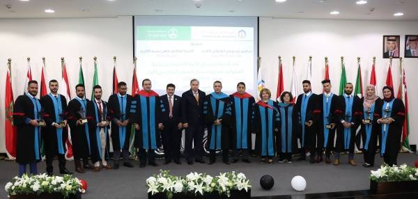 طلبة الصيدلة فيعمان العربيةيؤدون القسم