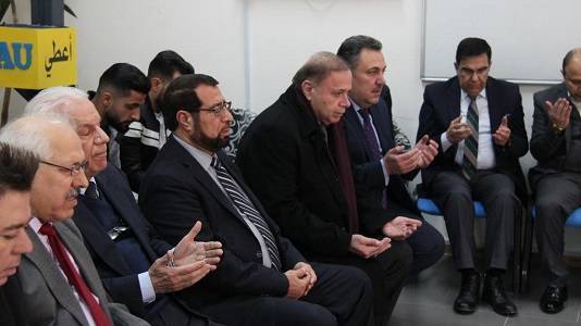 المعزون بفقيد الامة السلطان قابوس يؤمون بيت العزاء فيعمان العربية...اليوم