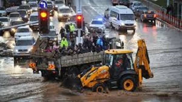 فيضانات قوية تضرب قاعدة عسكرية إسرائيلية واضرار ملموسة