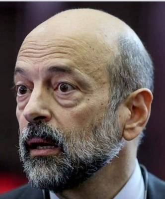 الظهراوي يغضب الرزاز ويتسبب بمغادرته قبة البرلمان !!