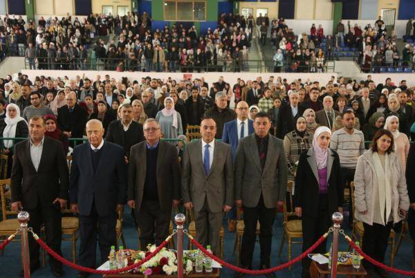 المولا يرعى حفل تكريم طلبة جامعة البترا المتفوقين أكاديميًا