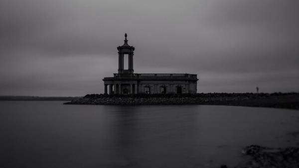 اكتشاف مدخل إلى عالم آخر أذهل عالم آثار!