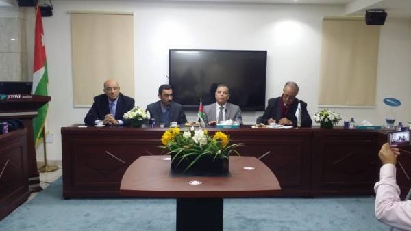 خلال جولة قام بها على مصانع الاردنية السويدية ودار الدواء