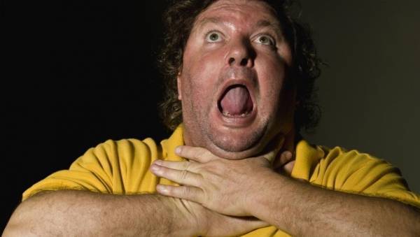 نتيجة الأكل أثناء قيادة السيارة.. غصة كلفتها 111 ألف دولار