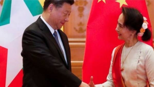 فيسبوك يعتذر عن ترجمة اسم الرئيس الصيني !!